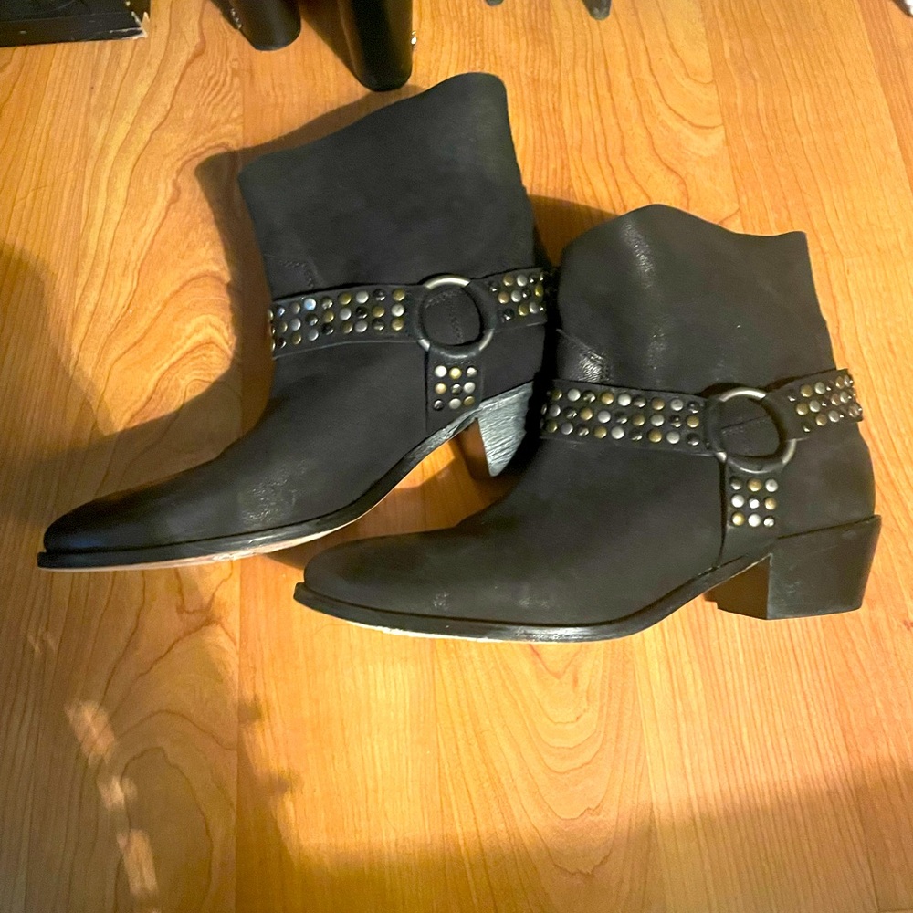 Barney’s NWOT Moto Booties.